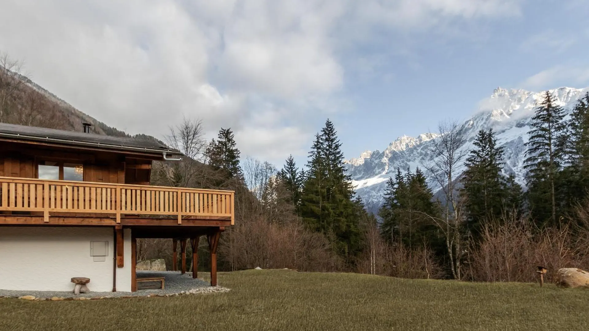 Chalet Des Eaux Rousses -Renove -Prive - Vues 360 Mont Blanc Les Houches France